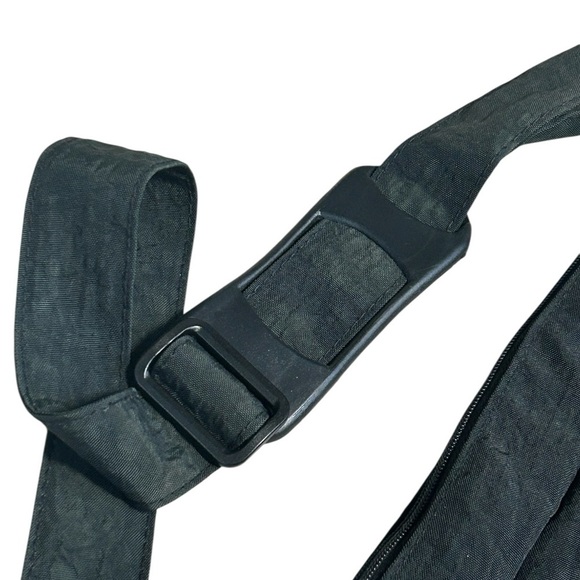 AMERIBAG Black Healthy Ergonomic Sling Backpack with Adjustable Strap - Picture 3 of 8